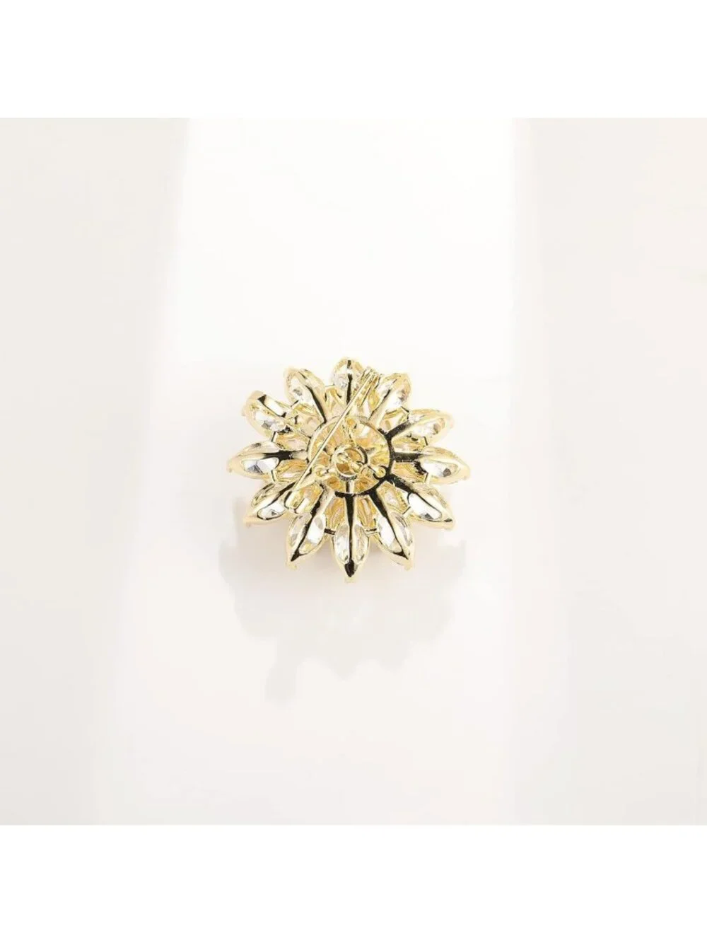 Elegant Flower Pearl Brooch for Women | Costume Jewelry Pin | Holiday Gift
